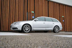 AUDI S6 AVANT 5.2 V10 QUATTRO TIPTRONIC l 435 PS