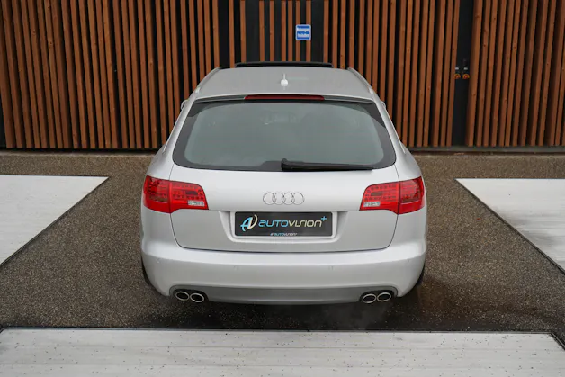 AUDI S6 AVANT 5.2 V10 QUATTRO TIPTRONIC l 435 PS