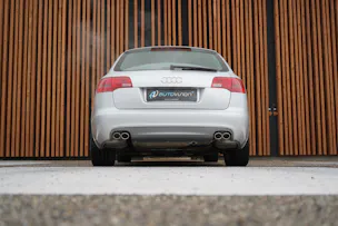 AUDI S6 AVANT 5.2 V10 QUATTRO TIPTRONIC l 435 PS