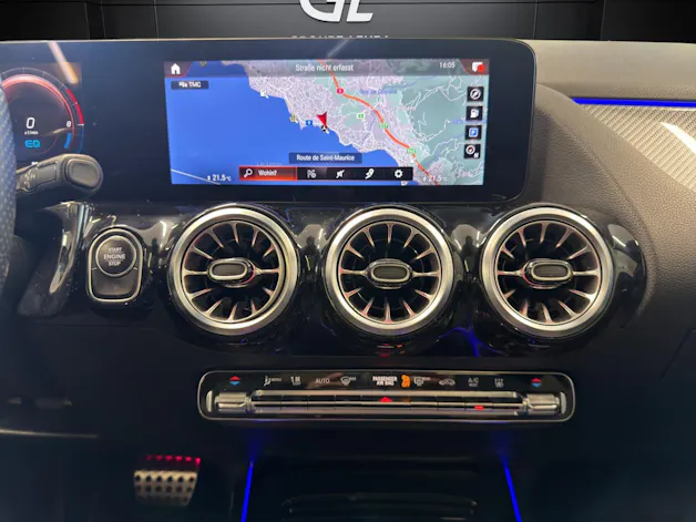 MERCEDES-BENZ GLA 250e AMG Line 8G-DCT