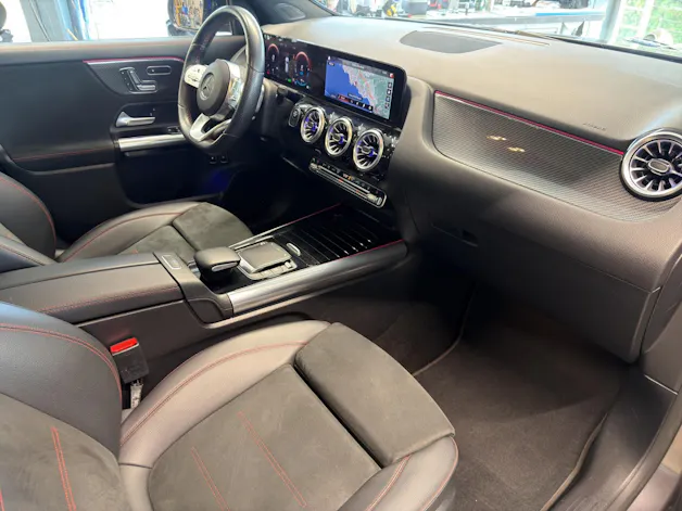 MERCEDES-BENZ GLA 250e AMG Line 8G-DCT