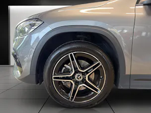 MERCEDES-BENZ GLA 250e AMG Line 8G-DCT