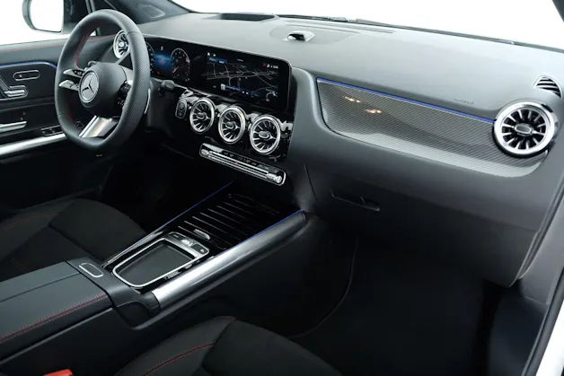 MERCEDES-BENZ GLA 250 AMG Line 4matic Swiss Star h247