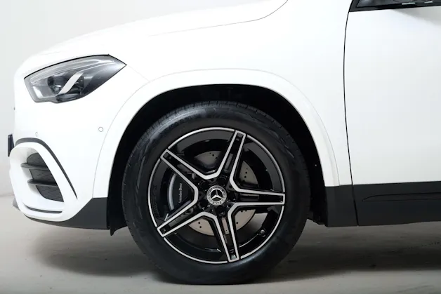 MERCEDES-BENZ GLA 250 AMG Line 4matic Swiss Star h247