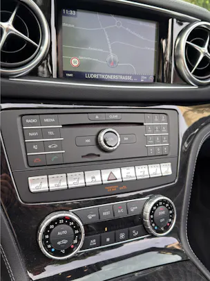MERCEDES-BENZ SL 400 9G-Tronic