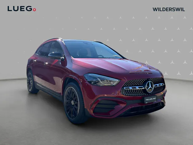 MERCEDES-BENZ GLA 200 7G-DCT