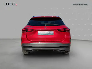 MERCEDES-BENZ GLA 200 7G-DCT
