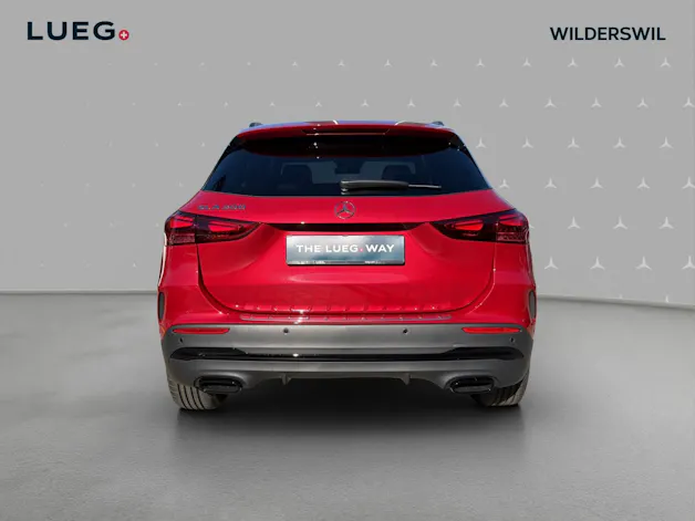 MERCEDES-BENZ GLA 200 7G-DCT