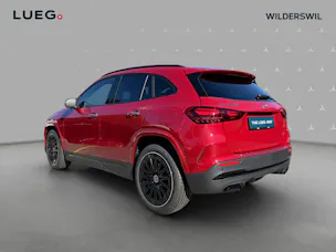 MERCEDES-BENZ GLA 200 7G-DCT