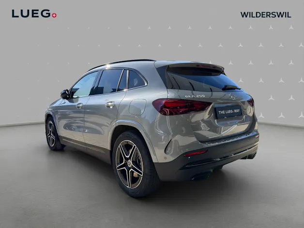 MERCEDES-BENZ GLA 250 4Matic 8G-DCT