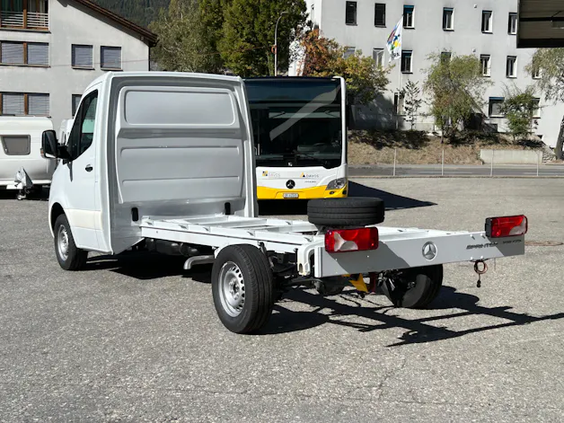 MERCEDES-BENZ Sprinter 319 CDI PRO Chassis Lang