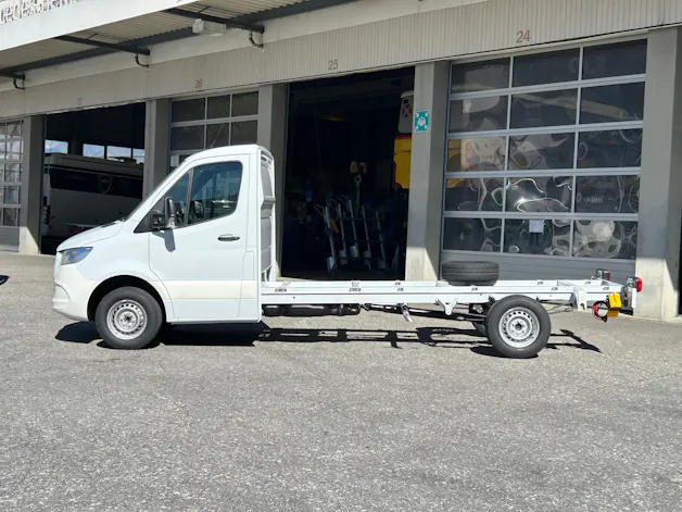 MERCEDES-BENZ Sprinter 319 CDI PRO Chassis Lang