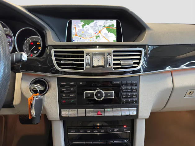 MERCEDES-BENZ E 400 V6 Avantgarde Kombi