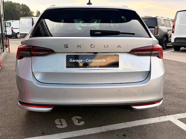 SKODA Octavia Combi 1.5 TSI mHEV DSG Selection