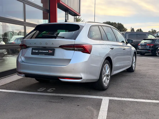 SKODA Octavia Combi 1.5 TSI mHEV DSG Selection