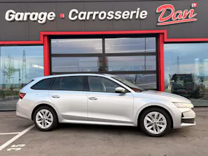 SKODA Octavia Combi 1.5 TSI mHEV DSG Selection