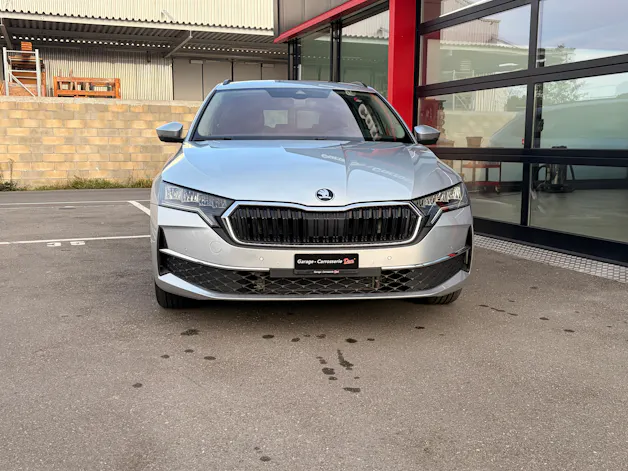 SKODA Octavia Combi 1.5 TSI mHEV DSG Selection