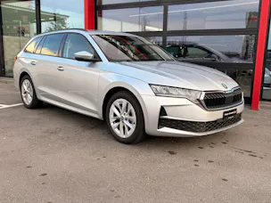 SKODA Octavia Combi 1.5 TSI mHEV DSG Selection