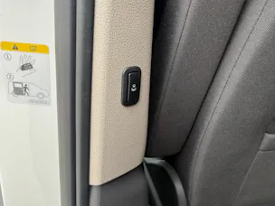 VW Multivan kurz 2.0 TDI Life Edition DSG Navigationssystem Volkswagen original 7 PLÄTZER