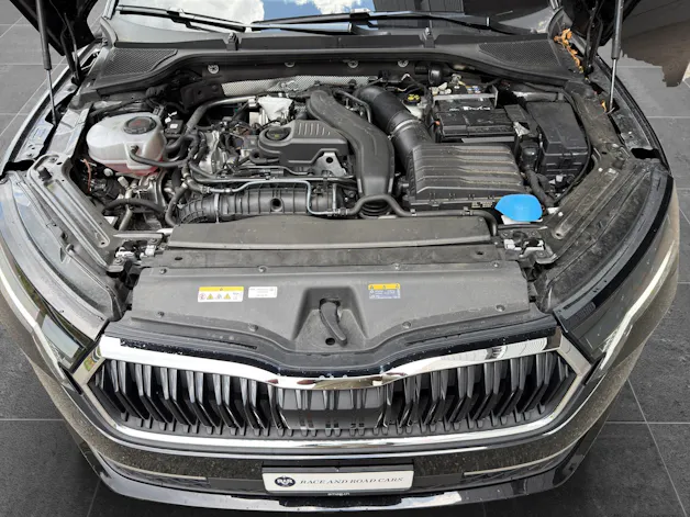 SKODA Octavia Combi 1.5 TSI Selection DSG
