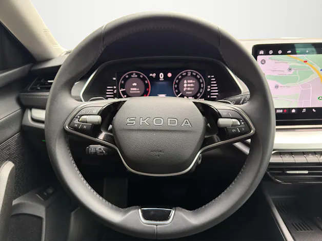 SKODA Octavia Combi 1.5 TSI Selection DSG