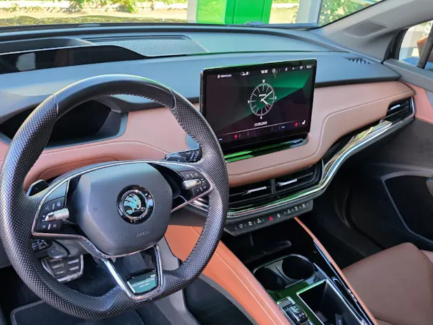 SKODA Enyaq iV 80x Founders Edition
