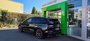 SKODA Enyaq iV 80x Founders Edition