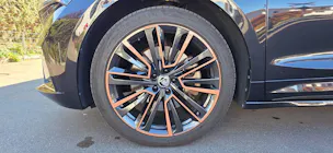 SKODA Enyaq iV 80x Founders Edition