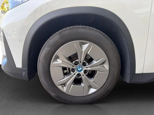 BMW iX1 xDrive30