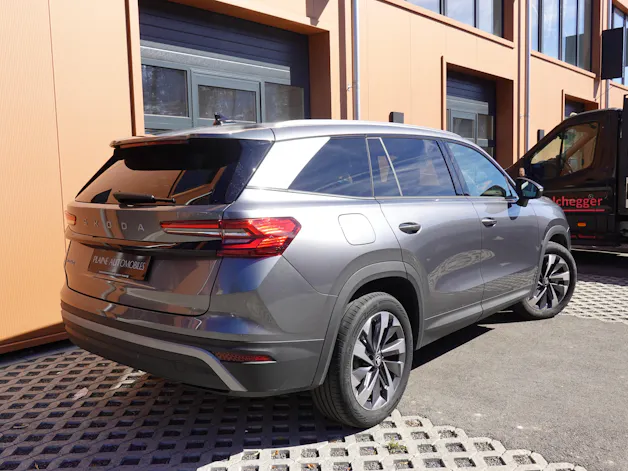 SKODA Kodiaq 1.5 TSI mHEV * 7 Places * Crochet remorque * Caméra * Tempomat Adaptatif * Clim Auto * Hayon Electrique *"