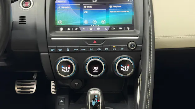 Jaguar E-Pace 2.0d D240 R-Dynamic SE AWD Automatik