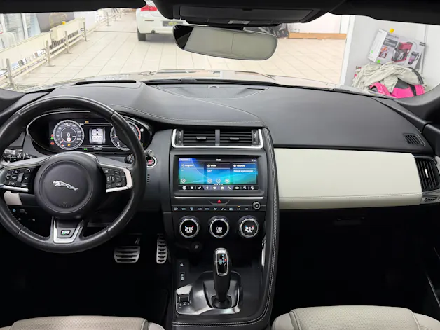 Jaguar E-Pace 2.0d D240 R-Dynamic SE AWD Automatik