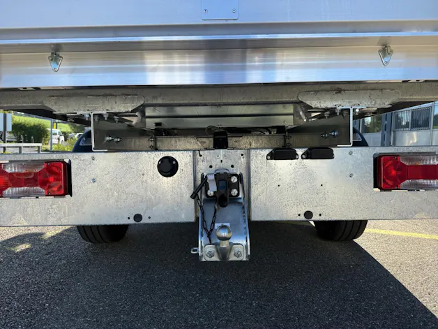 IVECO Doppelkabine mit Kipper