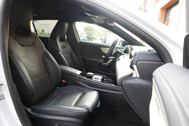 MERCEDES-BENZ A 180 AMG Line - "Pack AMG Line * Caméra 360 * Toit Ouvrant * Clim Auto * Jantes 18 * Aide à la Conduite *
