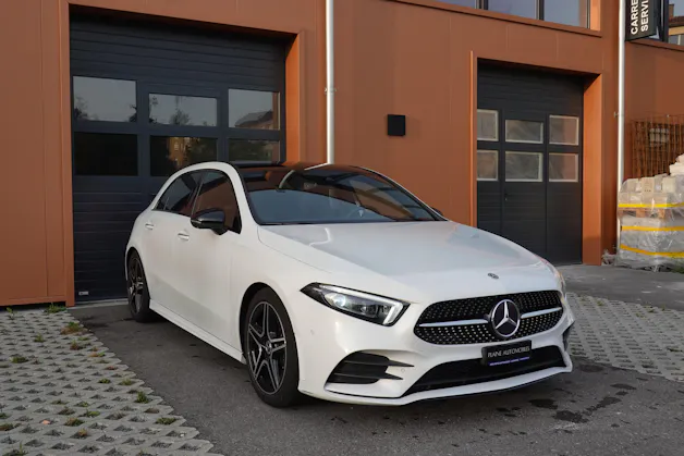 MERCEDES-BENZ A 180 AMG Line - "Pack AMG Line * Caméra 360 * Toit Ouvrant * Clim Auto * Jantes 18 * Aide à la Conduite *