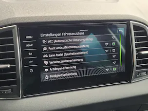 SKODA Karoq 2.0 TDI CR Style 4x4 DSG *Anhängerkupplung+8-fach bereift*