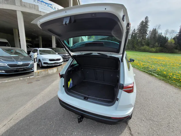 SKODA Karoq 2.0 TDI CR Style 4x4 DSG *Anhängerkupplung+8-fach bereift*