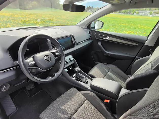 SKODA Karoq 2.0 TDI CR Style 4x4 DSG *Anhängerkupplung+8-fach bereift*
