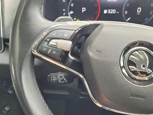 SKODA Karoq 2.0 TDI CR Style 4x4 DSG *Anhängerkupplung+8-fach bereift*