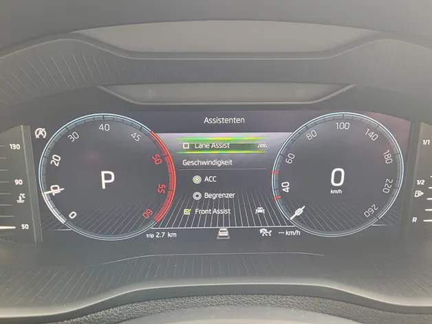 SKODA Karoq 2.0 TDI CR Style 4x4 DSG *Anhängerkupplung+8-fach bereift*
