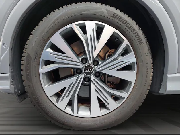 AUDI Q4 e-tron 45 quattro