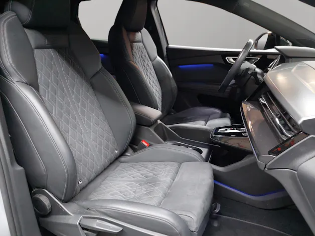 AUDI Q4 e-tron 45 quattro