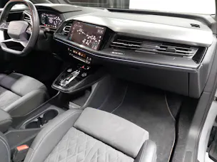 AUDI Q4 e-tron 45 quattro
