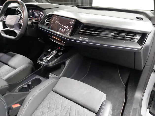 AUDI Q4 e-tron 45 quattro