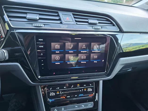 VW Touran 2.0 TDI BlueMotion Technology Highline DSG *CH-Fahrzeug mit Anhängerkupplung*