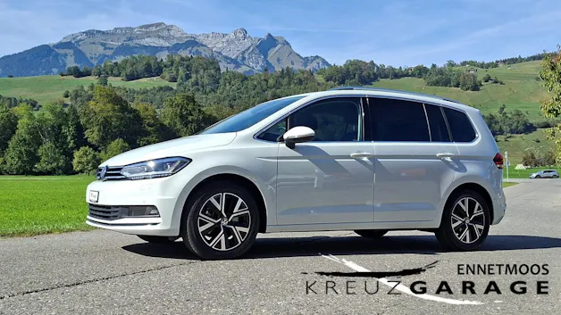 VW Touran 2.0 TDI BlueMotion Technology Highline DSG *CH-Fahrzeug mit Anhängerkupplung*