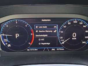 VW Touran 2.0 TDI BlueMotion Technology Highline DSG *CH-Fahrzeug mit Anhängerkupplung*