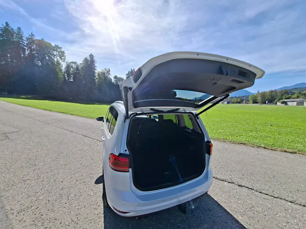 VW Touran 2.0 TDI BlueMotion Technology Highline DSG *CH-Fahrzeug mit Anhängerkupplung*