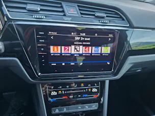 VW Touran 2.0 TDI BlueMotion Technology Highline DSG *CH-Fahrzeug mit Anhängerkupplung*