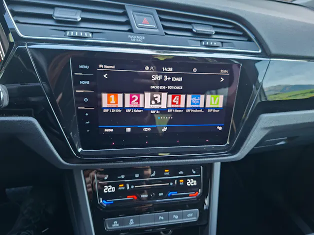 VW Touran 2.0 TDI BlueMotion Technology Highline DSG *CH-Fahrzeug mit Anhängerkupplung*